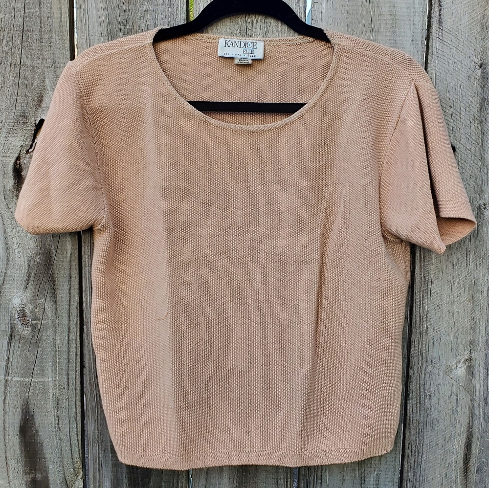 minimalistic / neutral vintage top